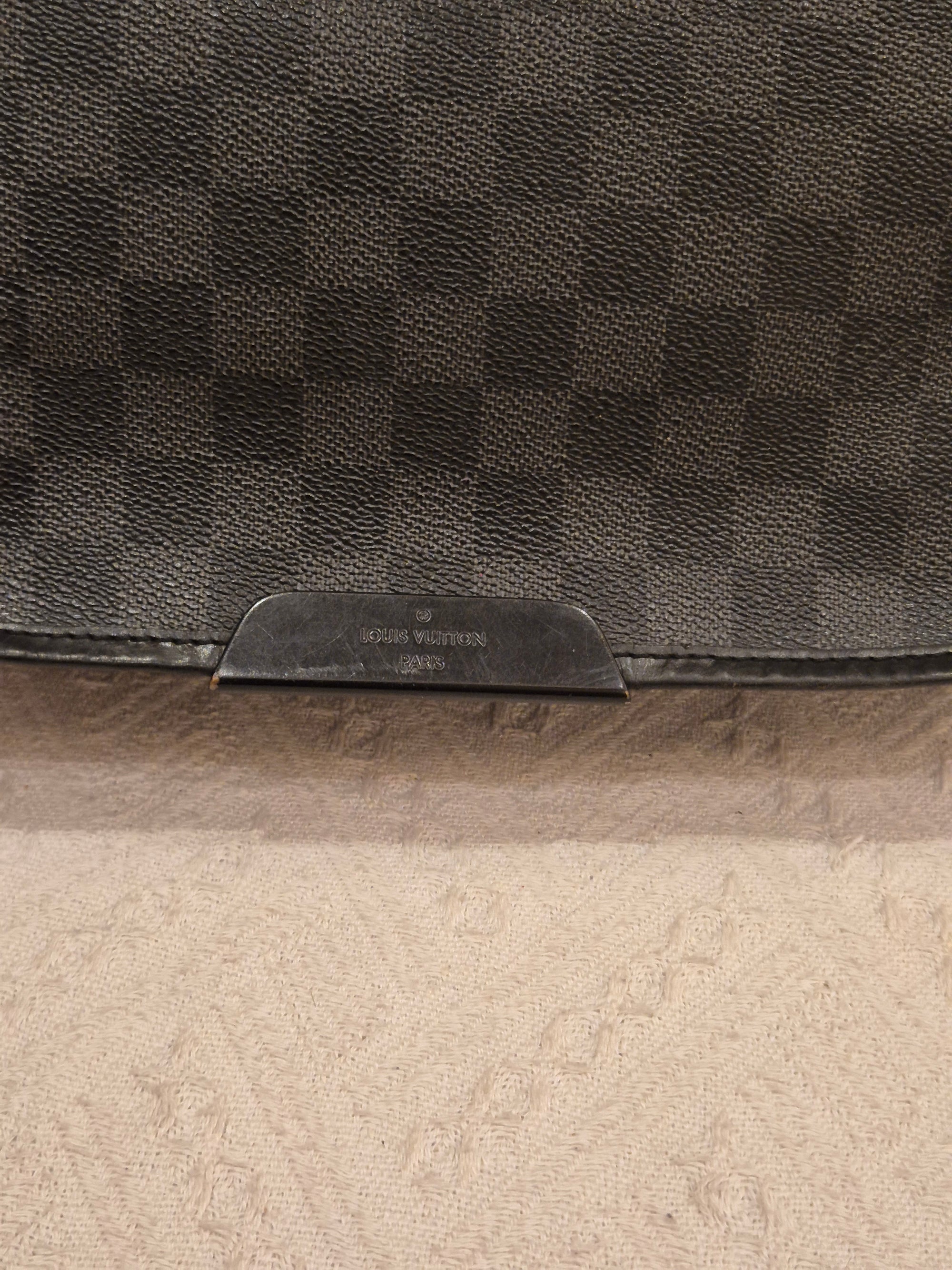 Louis Vuitton Danie Messenger Damier Graphite