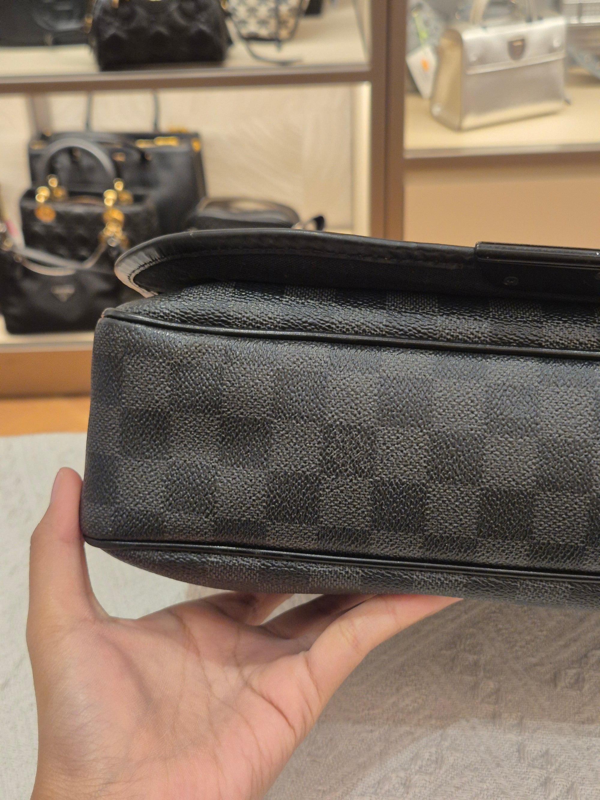 Louis Vuitton Danie Messenger Damier Graphite