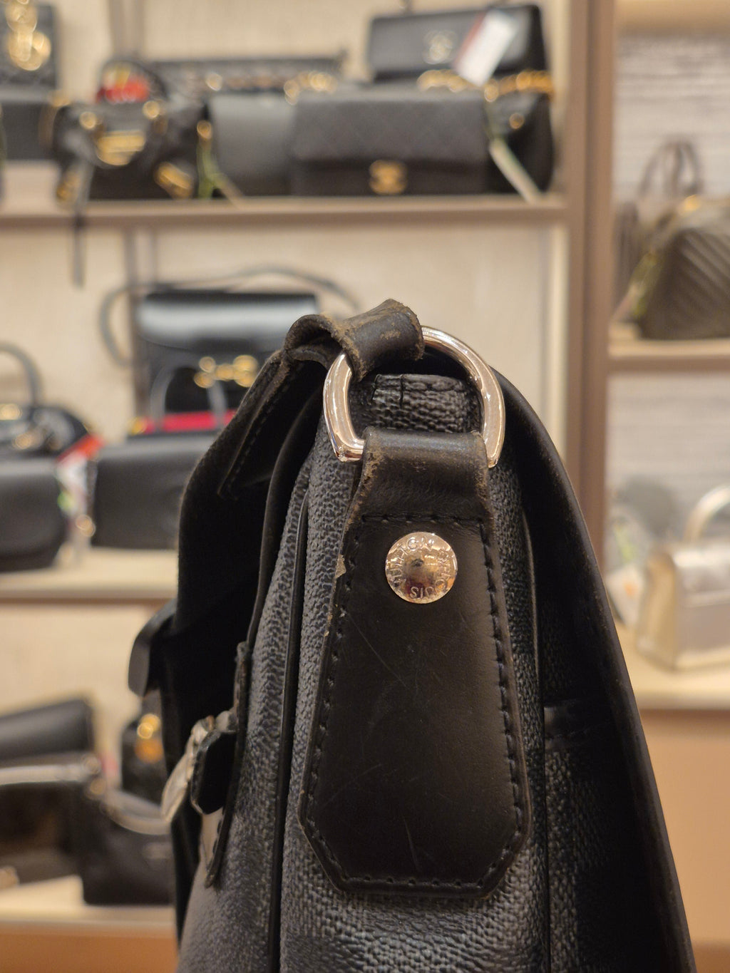 Louis Vuitton Danie Messenger Damier Graphite