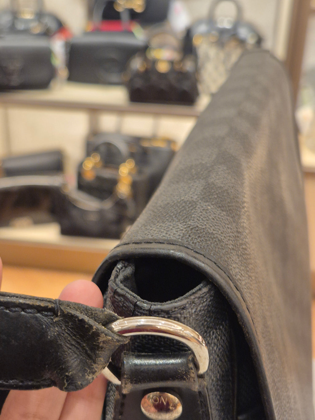Louis Vuitton Danie Messenger Damier Graphite