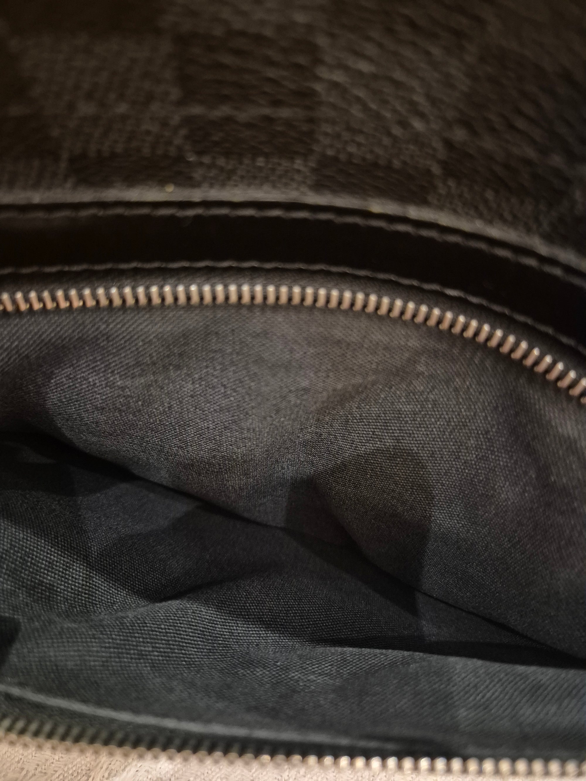 Louis Vuitton Danie Messenger Damier Graphite
