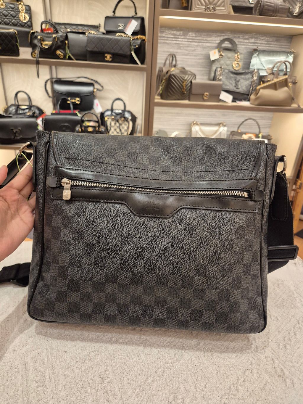 Louis Vuitton Danie Messenger Damier Graphite