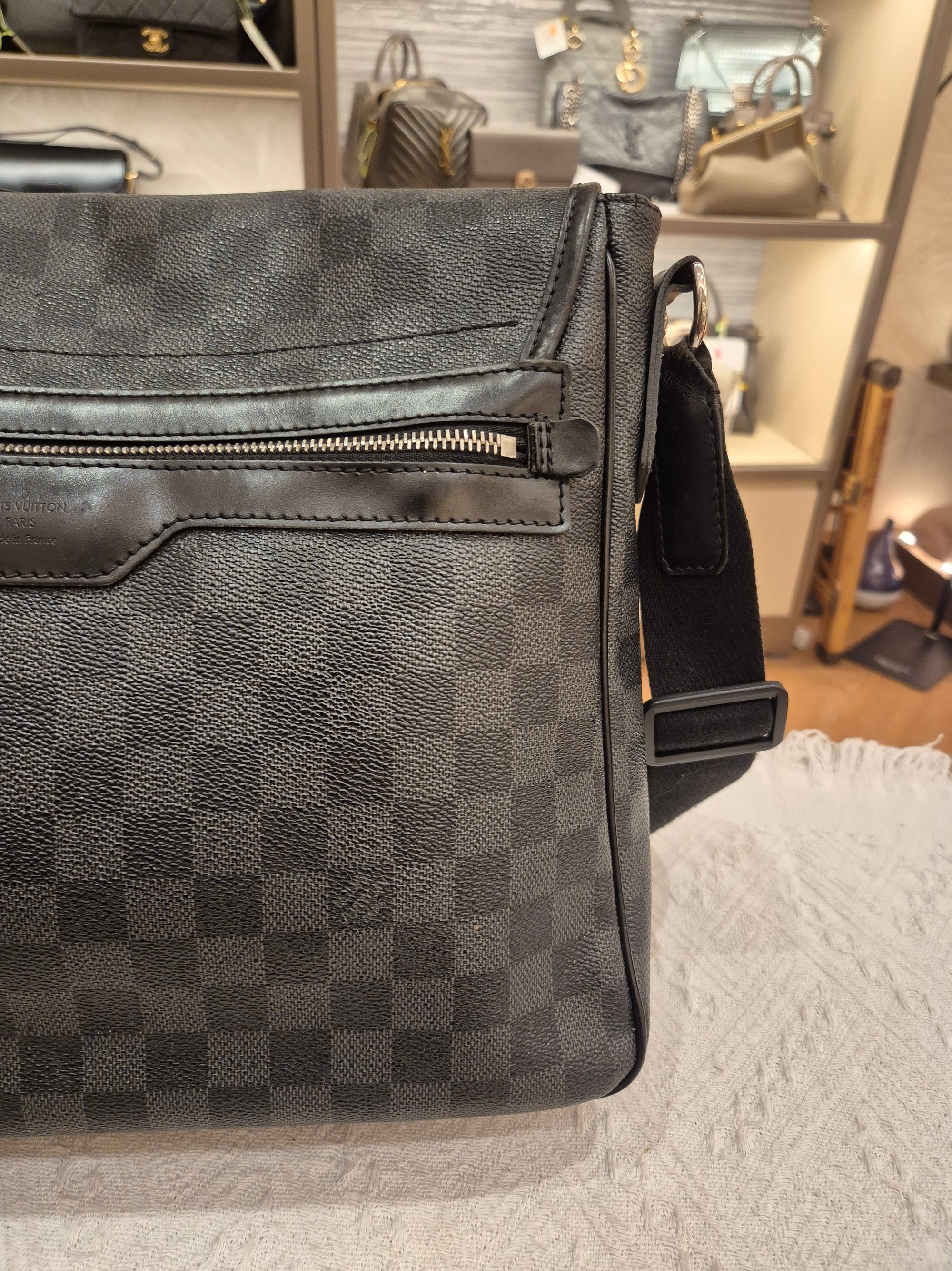 Louis Vuitton Danie Messenger Damier Graphite
