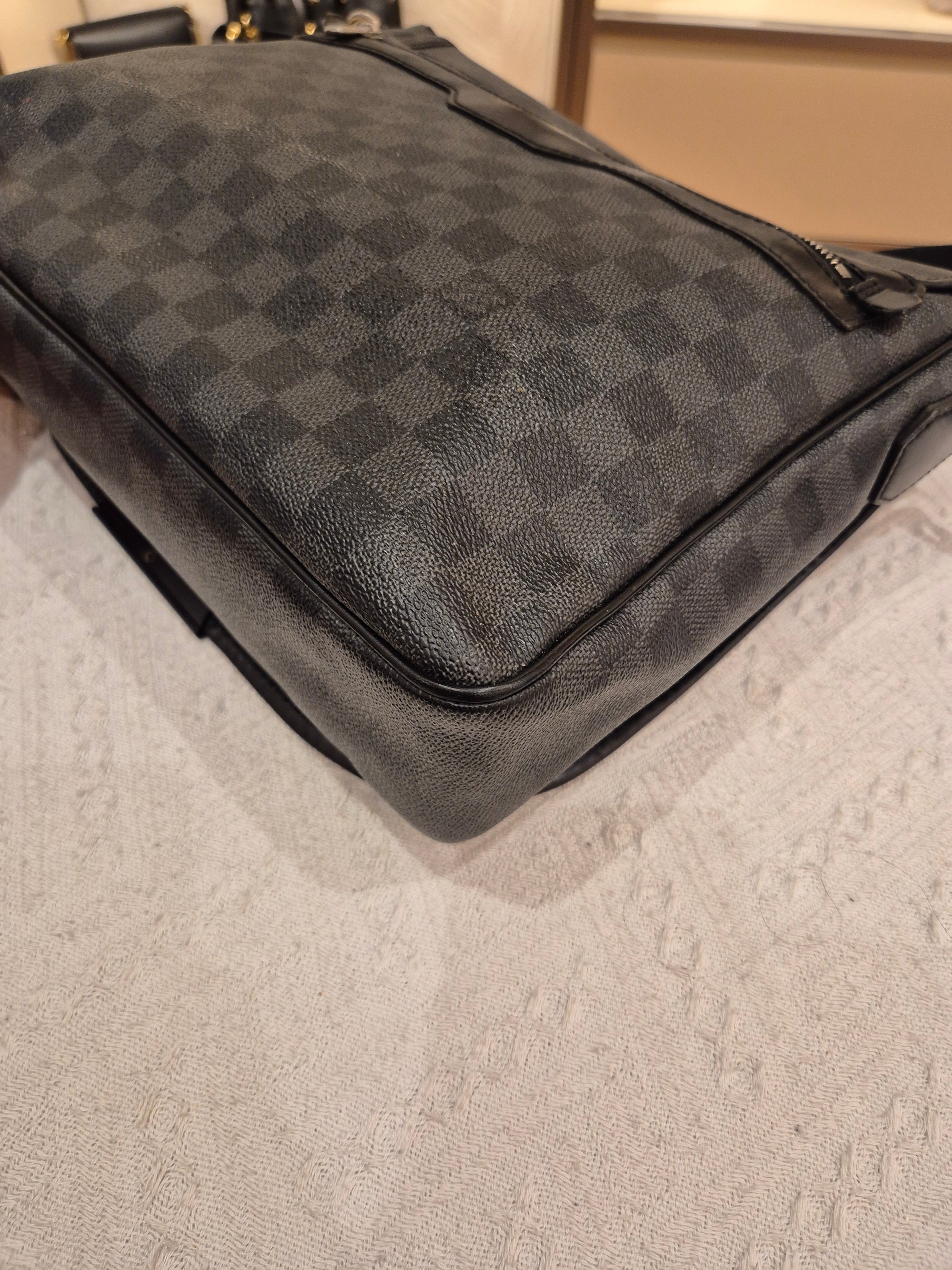 Louis Vuitton Danie Messenger Damier Graphite