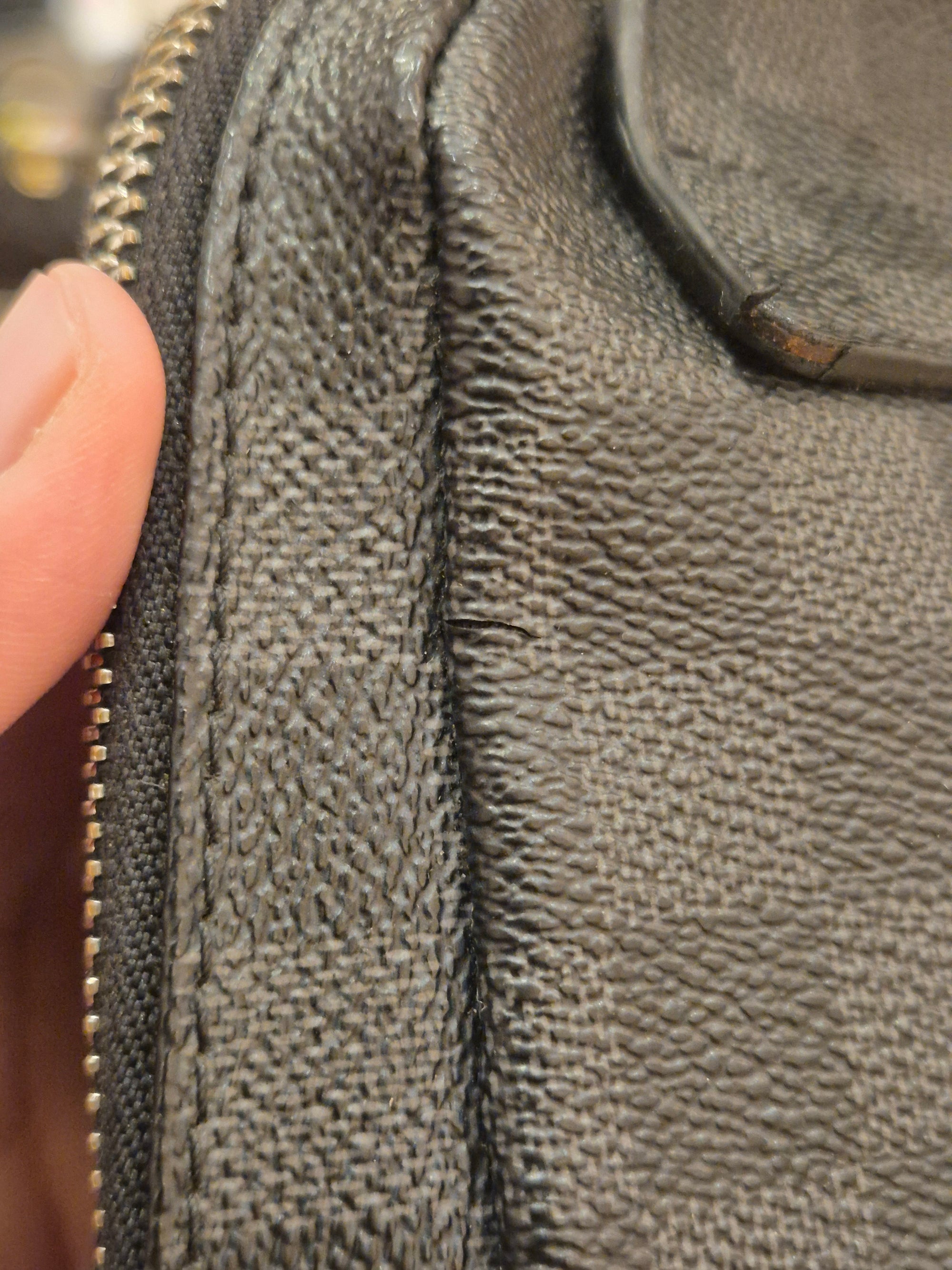 Louis Vuitton Avenue Damier Graphite
