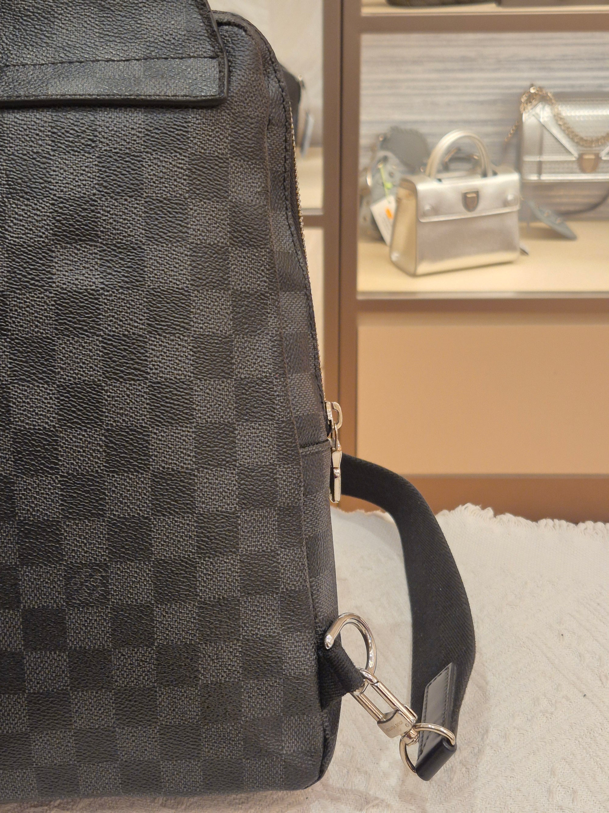 Louis Vuitton Avenue Damier Graphite