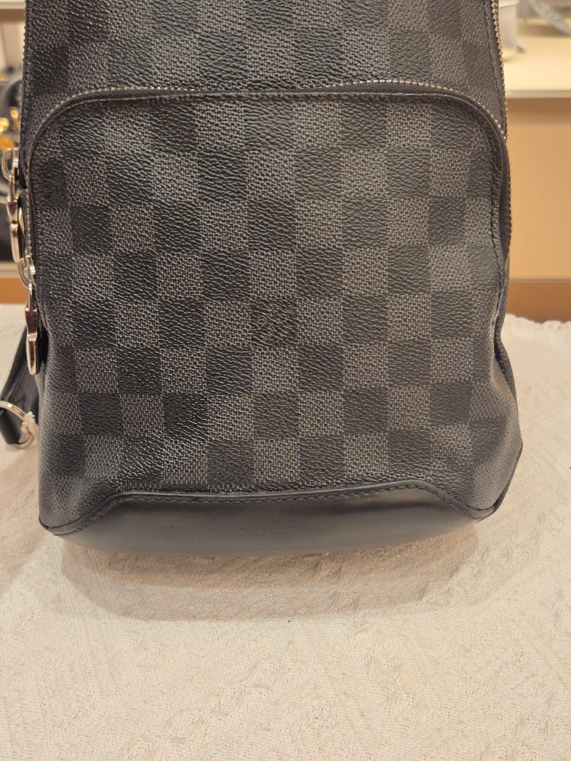 Louis Vuitton Avenue Damier Graphite