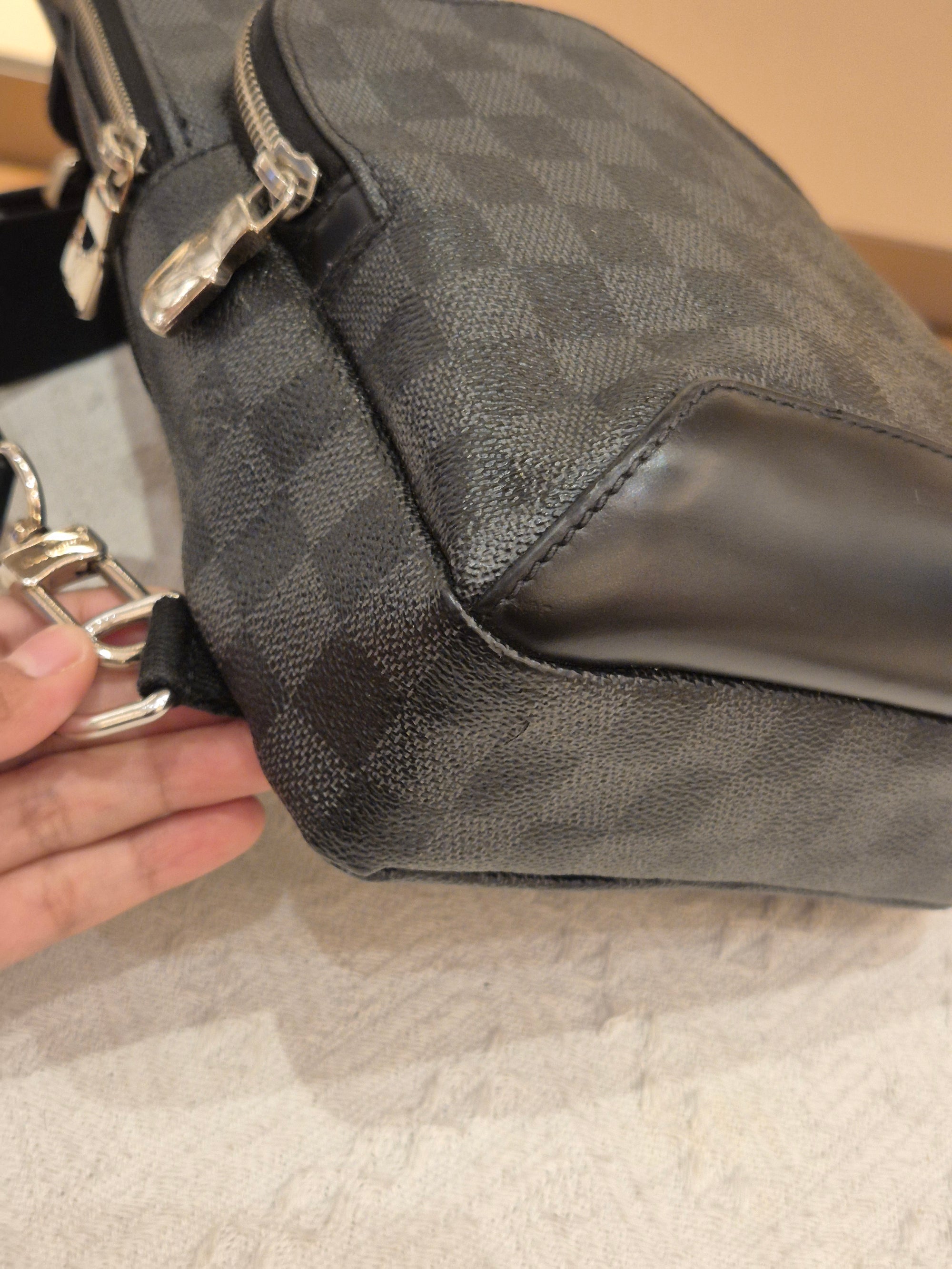 Louis Vuitton Avenue Damier Graphite