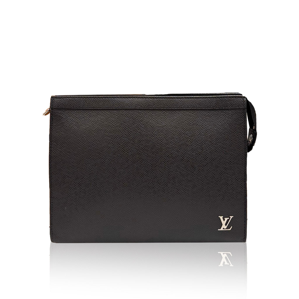 Louis Vuitton Voyage MM Pochette Taiga Noir