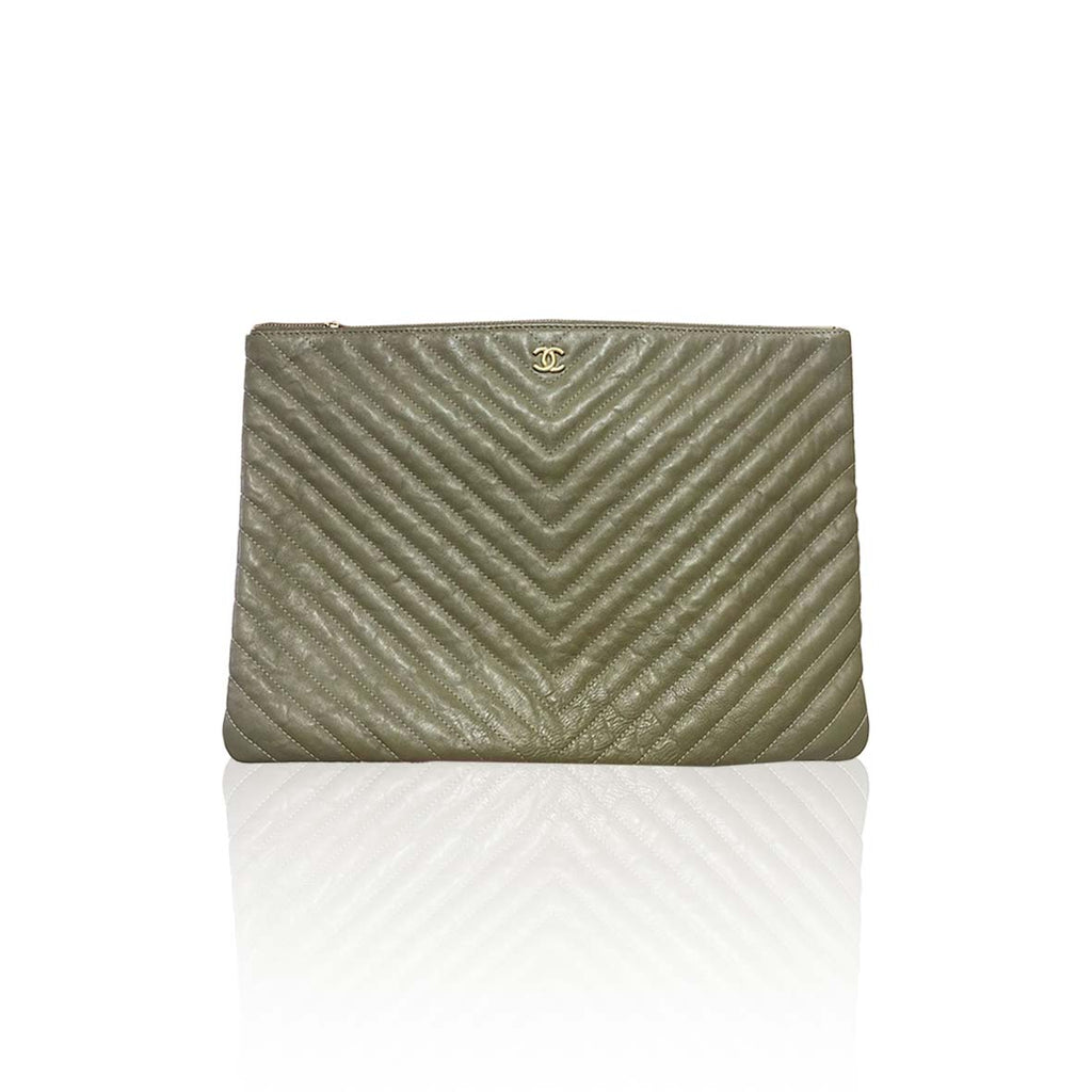 ChaneL O Case Large Pouch