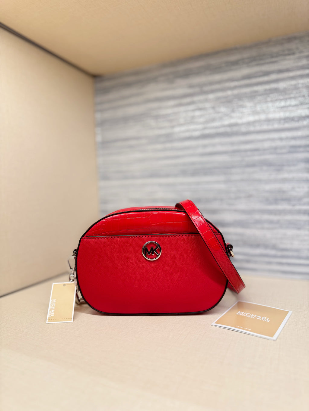 Michael Kors Jet Set Glam Bright Red