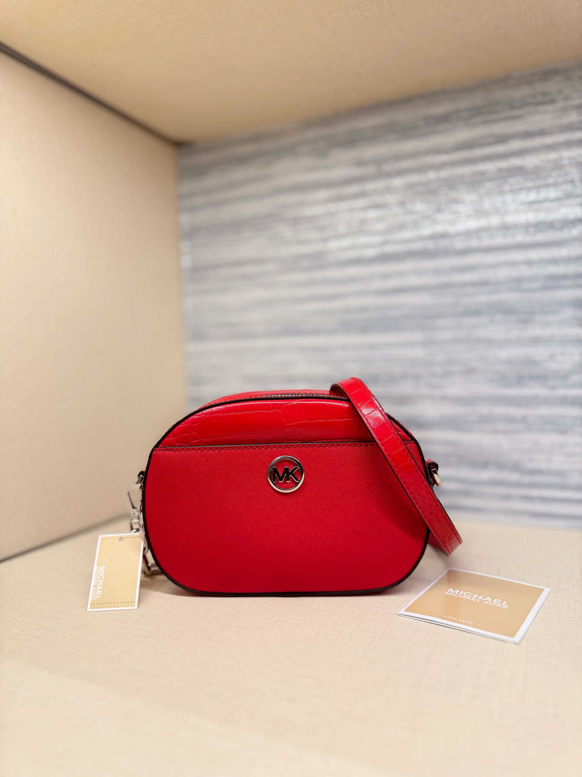 Michael Kors Jet Set Glam Bright Red