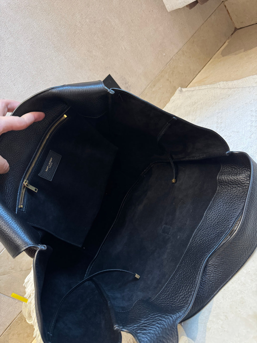 Saint Laurent  Le 5 À 7 Bea Hobo Bag