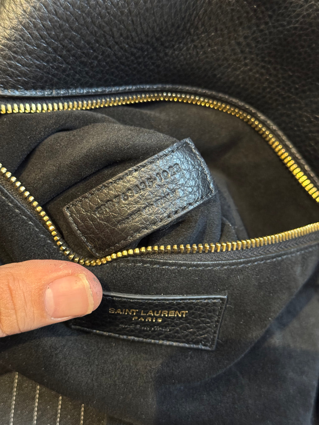 Saint Laurent  Le 5 À 7 Bea Hobo Bag