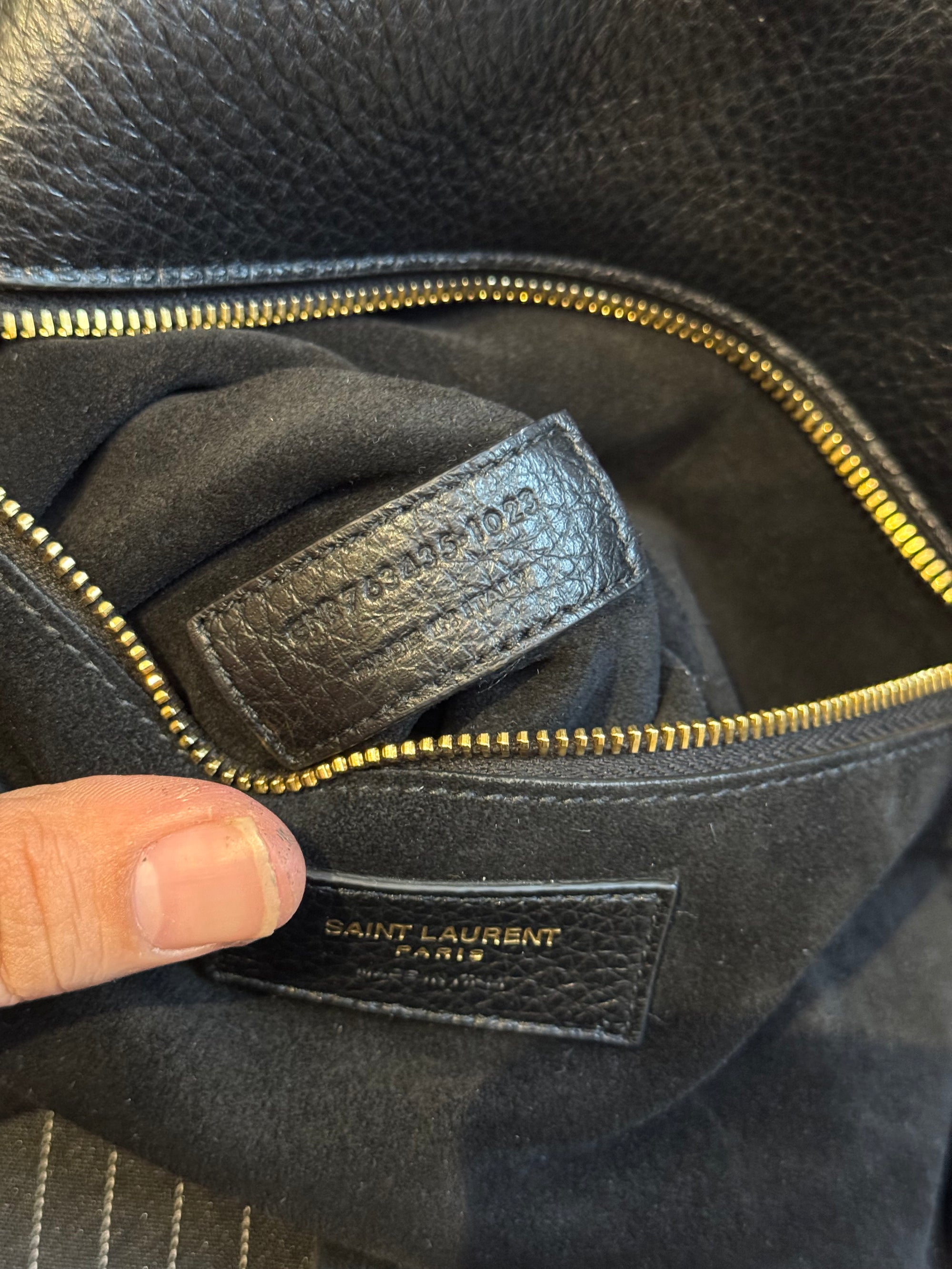 Saint Laurent  Le 5 À 7 Bea Hobo Bag
