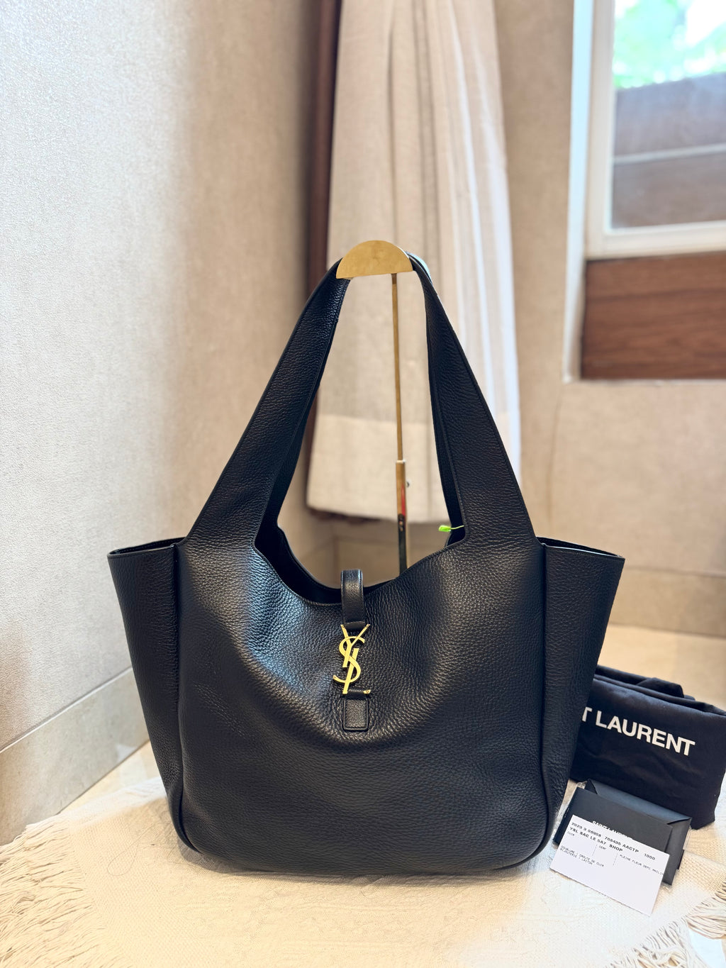 Saint Laurent  Le 5 À 7 Bea Hobo Bag