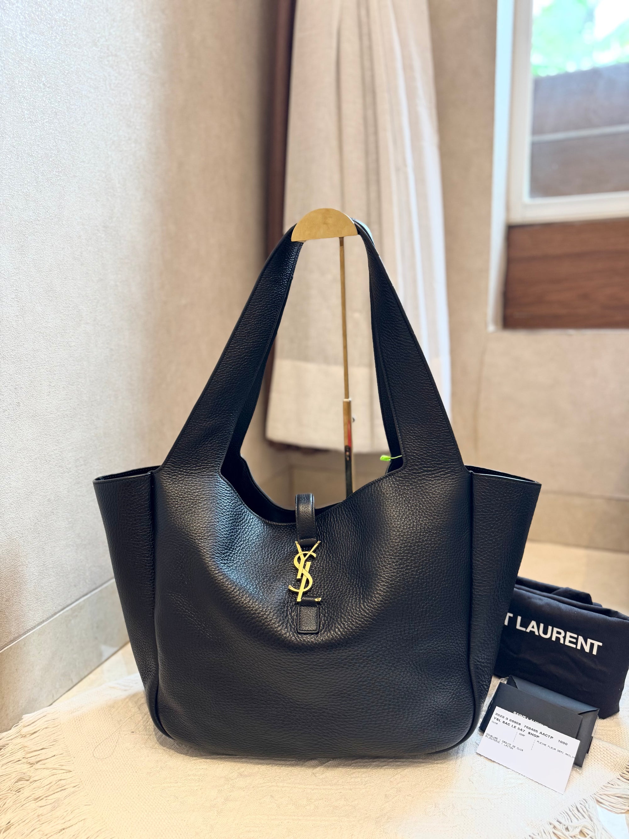 Saint Laurent  Le 5 À 7 Bea Hobo Bag