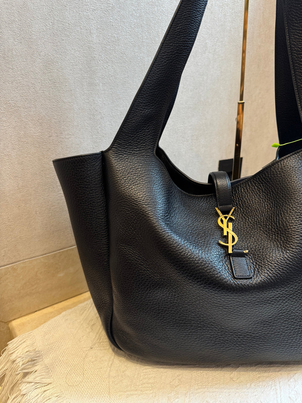 Saint Laurent  Le 5 À 7 Bea Hobo Bag