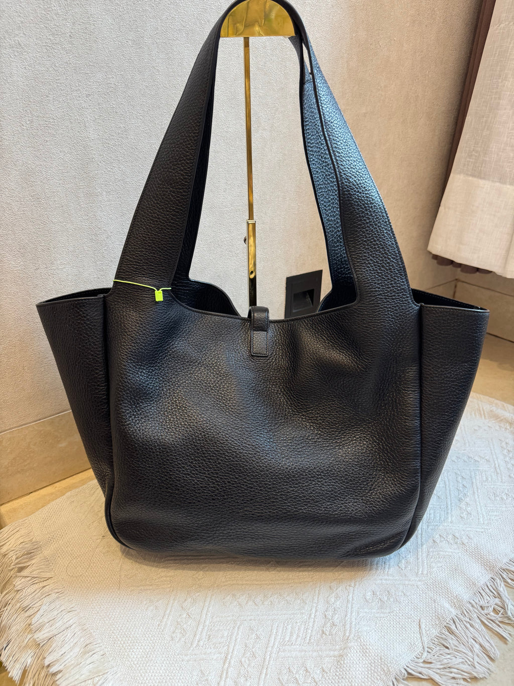 Saint Laurent  Le 5 À 7 Bea Hobo Bag