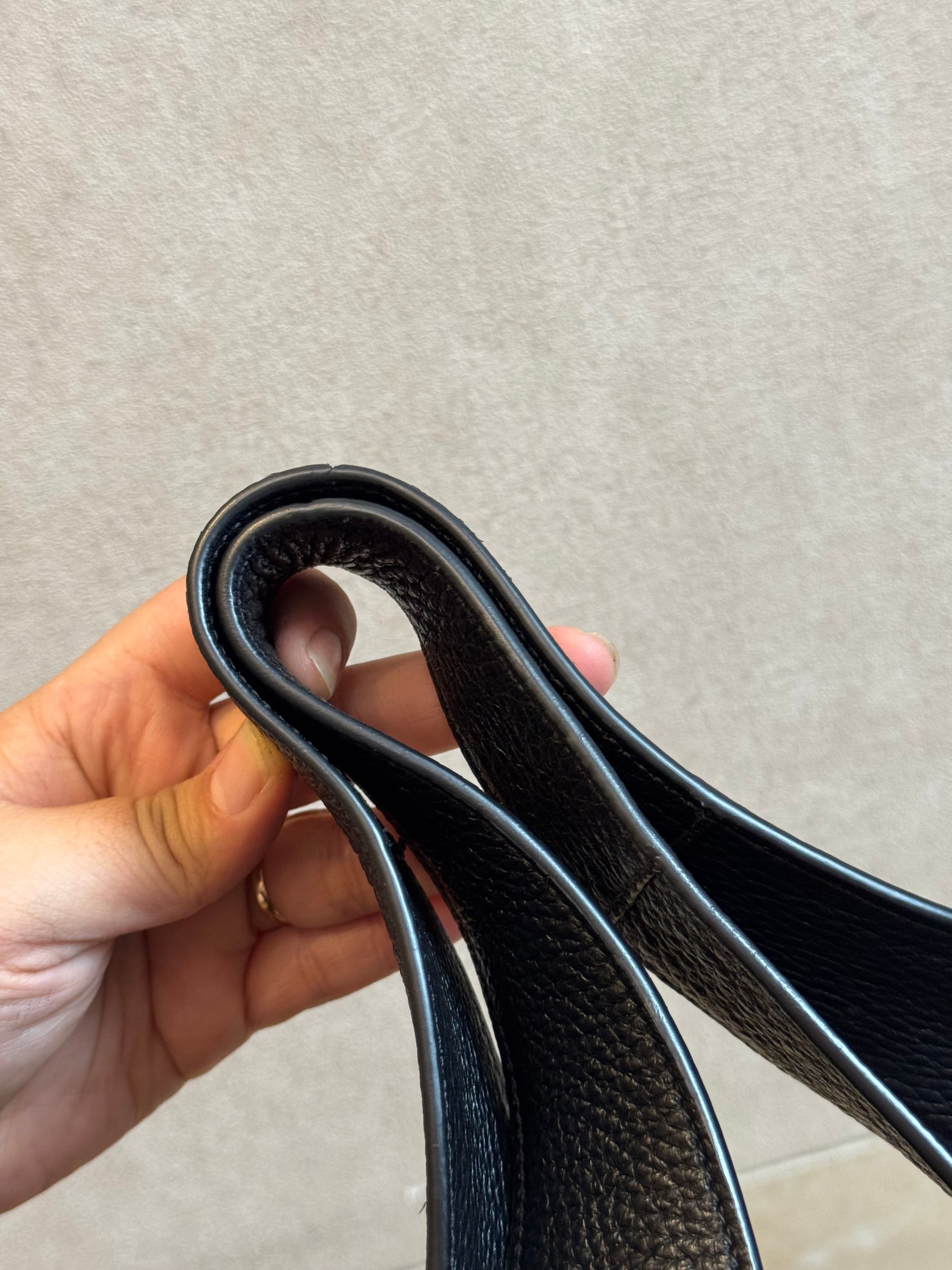 Saint Laurent  Le 5 À 7 Bea Hobo Bag