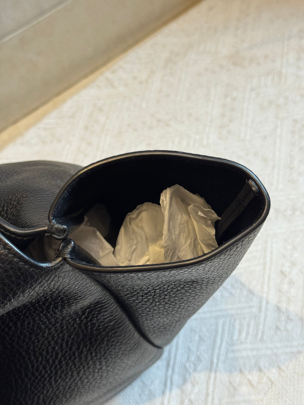 Saint Laurent  Le 5 À 7 Bea Hobo Bag