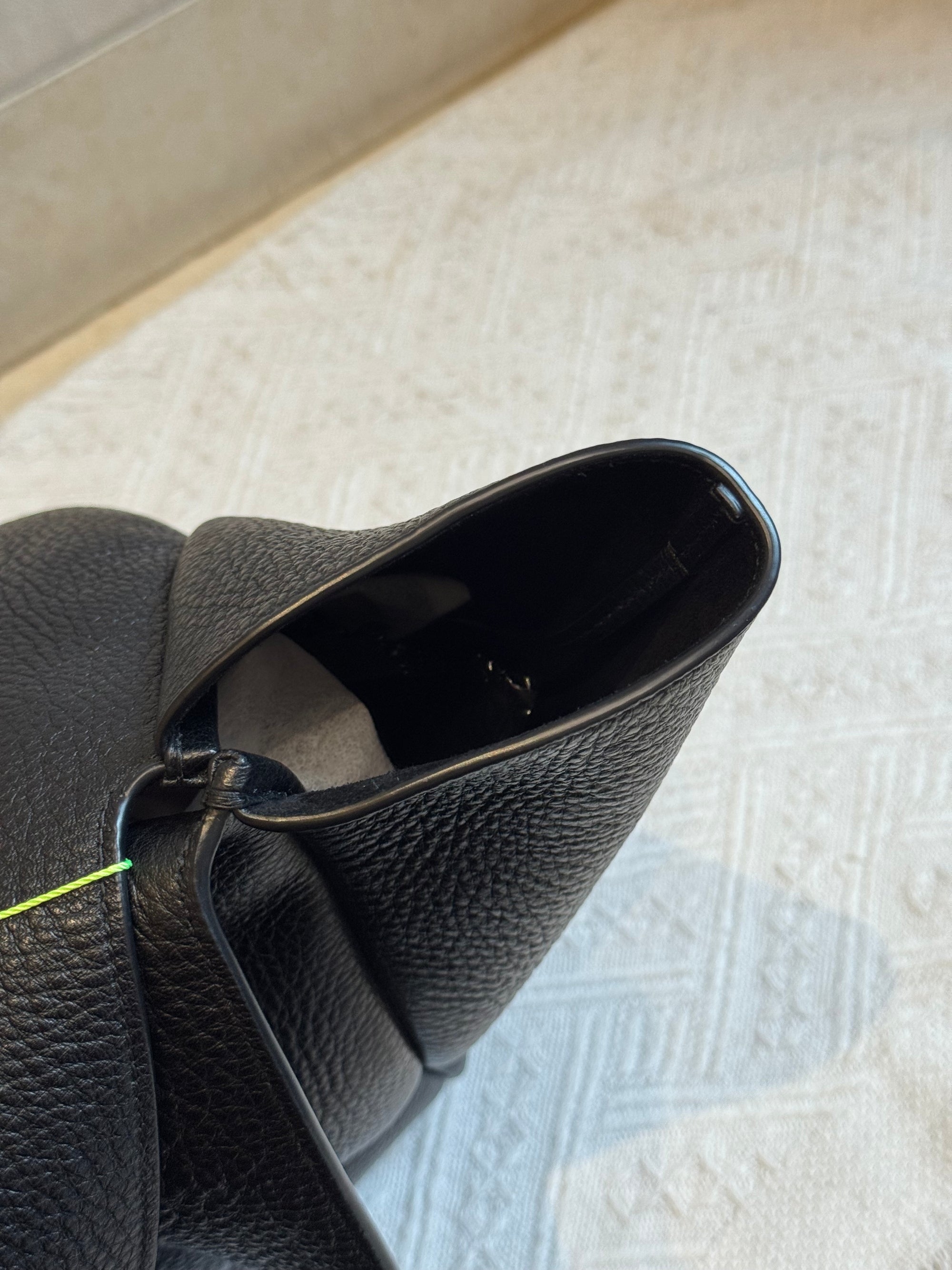 Saint Laurent  Le 5 À 7 Bea Hobo Bag