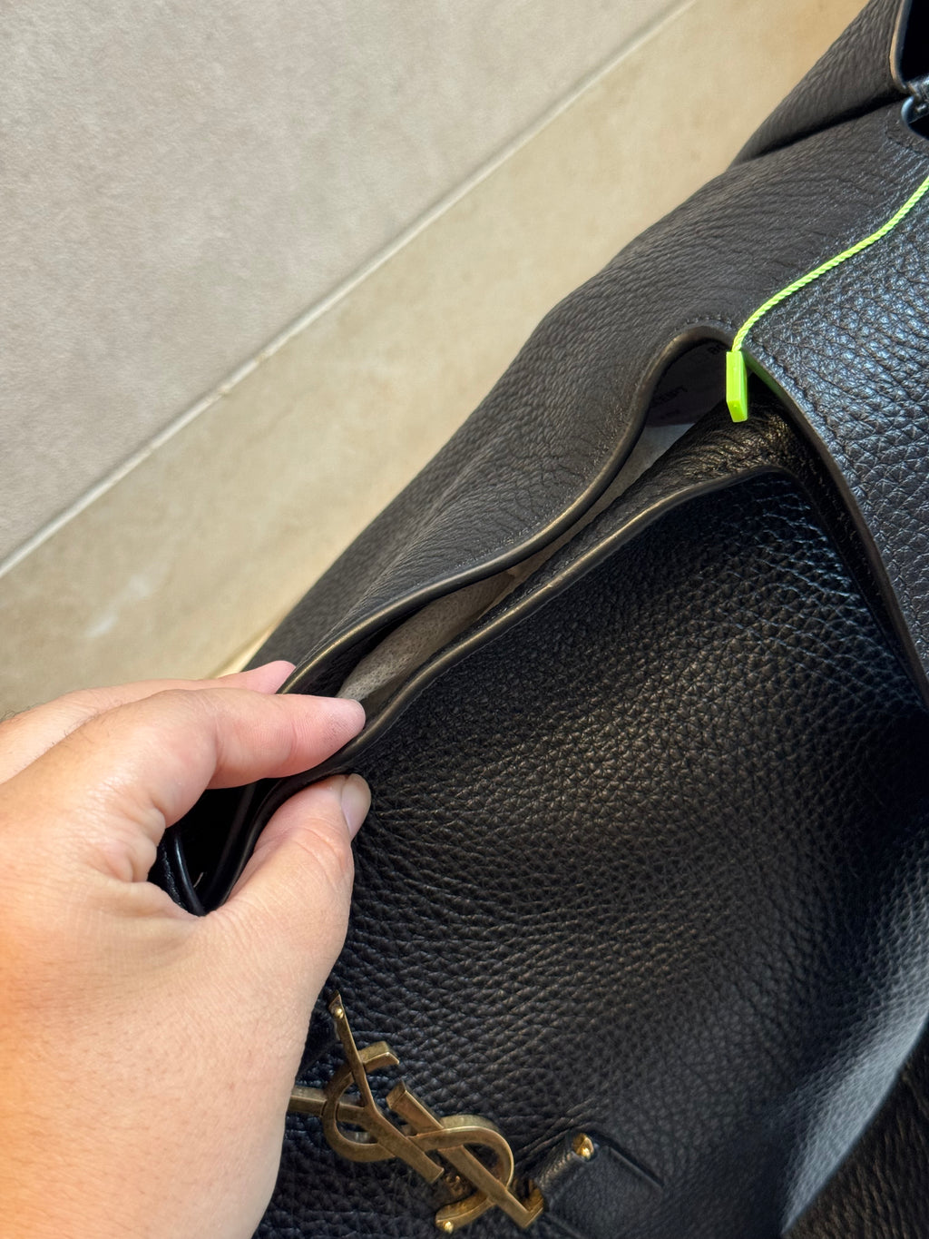Saint Laurent  Le 5 À 7 Bea Hobo Bag