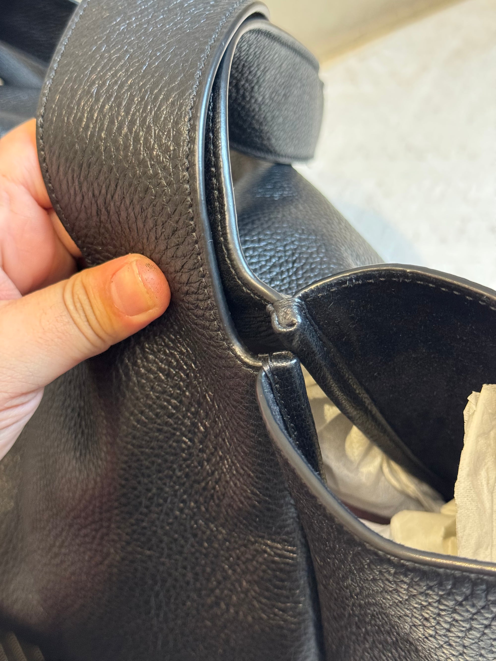 Saint Laurent  Le 5 À 7 Bea Hobo Bag