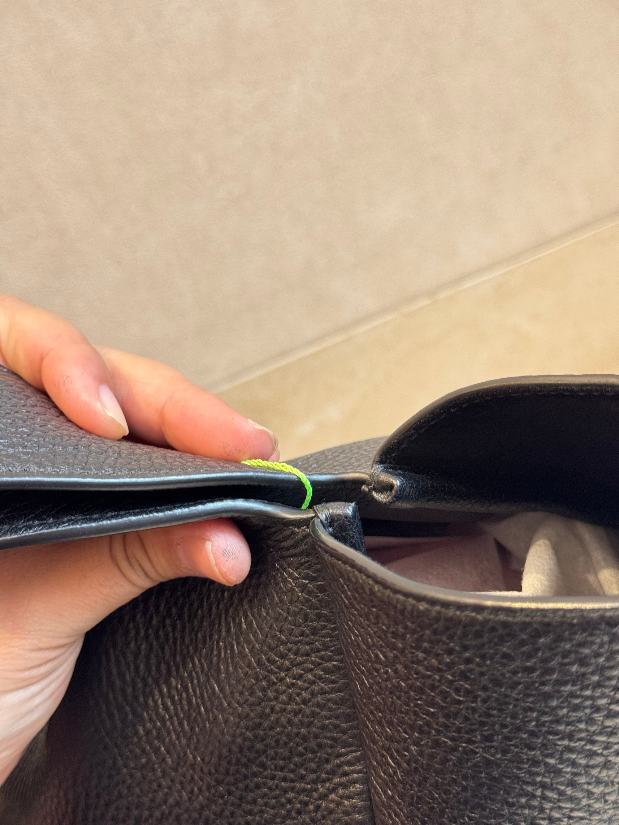 Saint Laurent  Le 5 À 7 Bea Hobo Bag