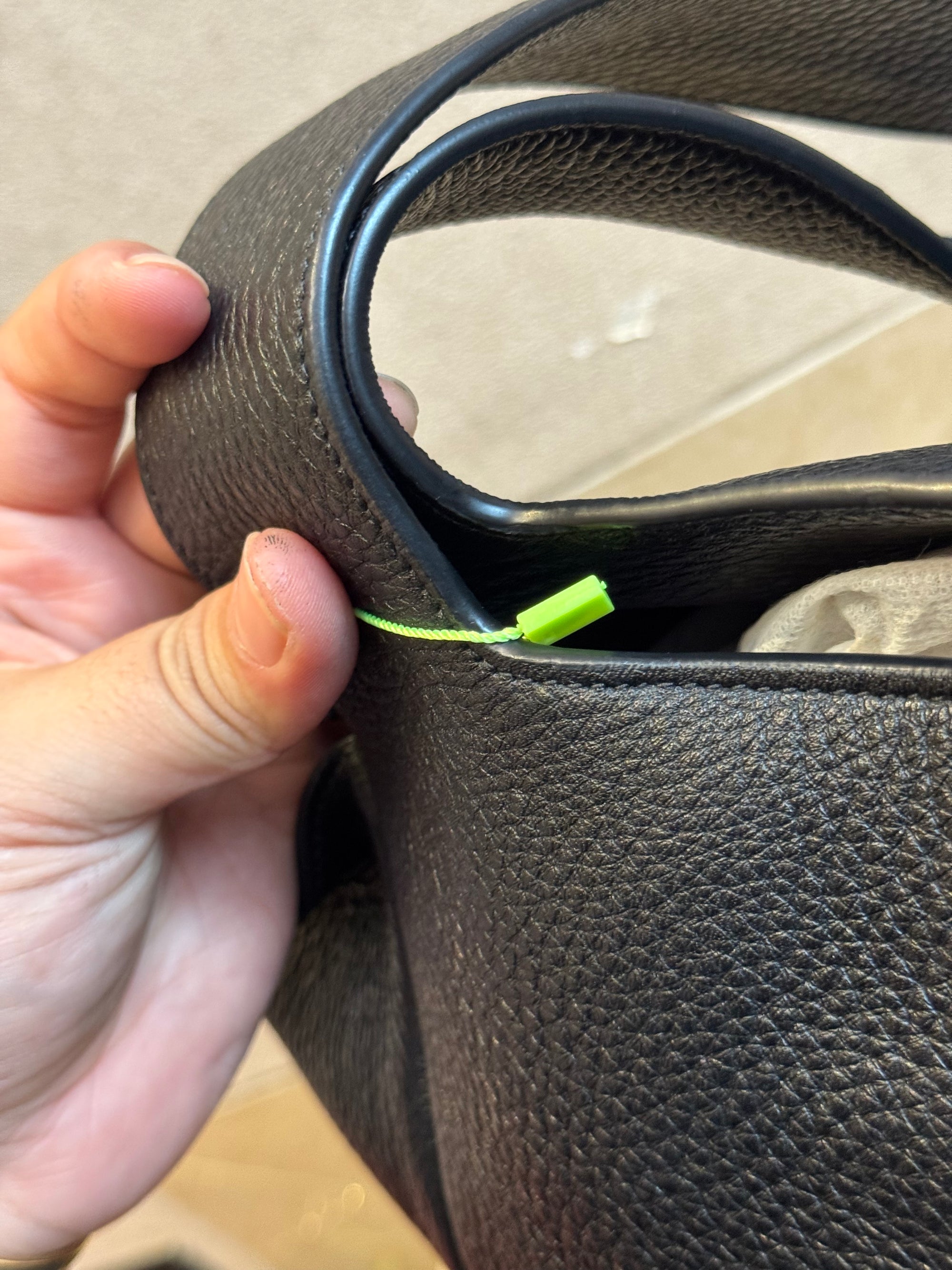 Saint Laurent  Le 5 À 7 Bea Hobo Bag