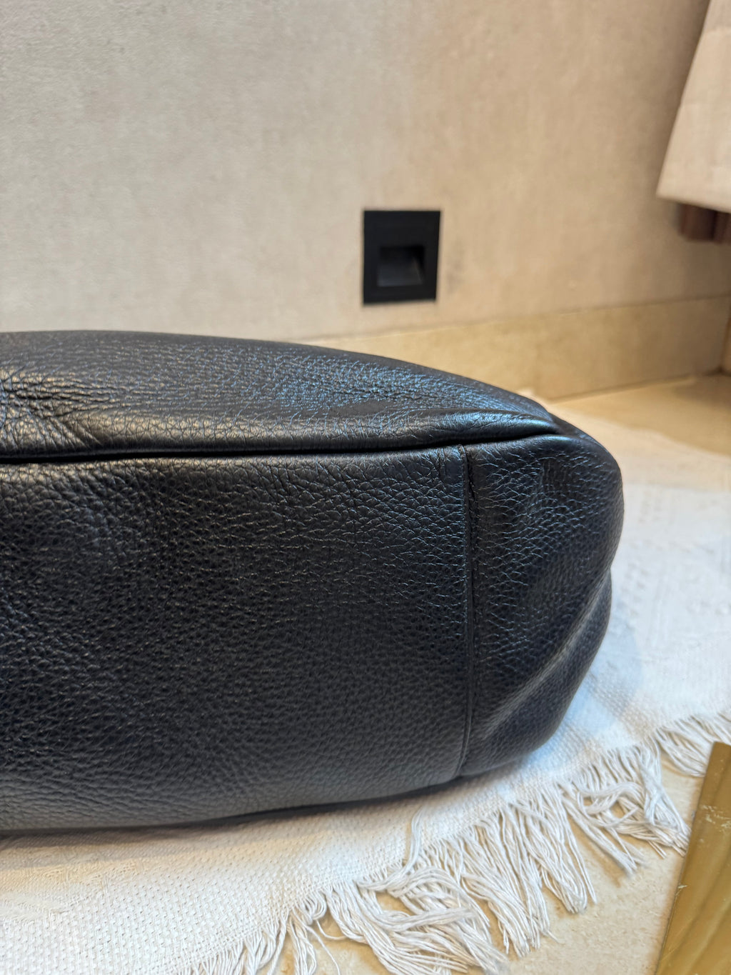 Saint Laurent  Le 5 À 7 Bea Hobo Bag
