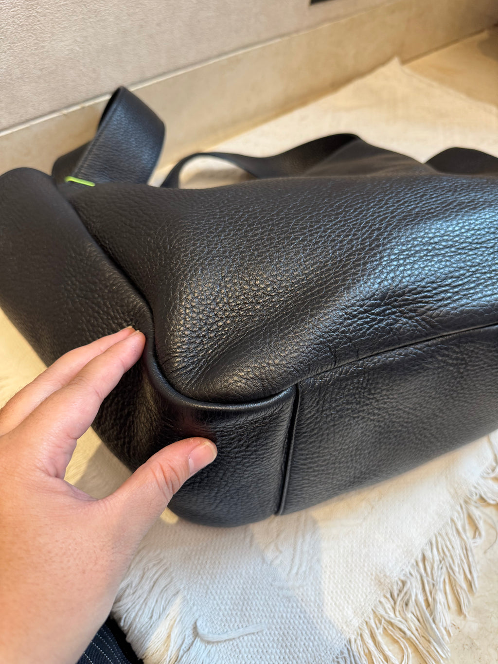 Saint Laurent  Le 5 À 7 Bea Hobo Bag