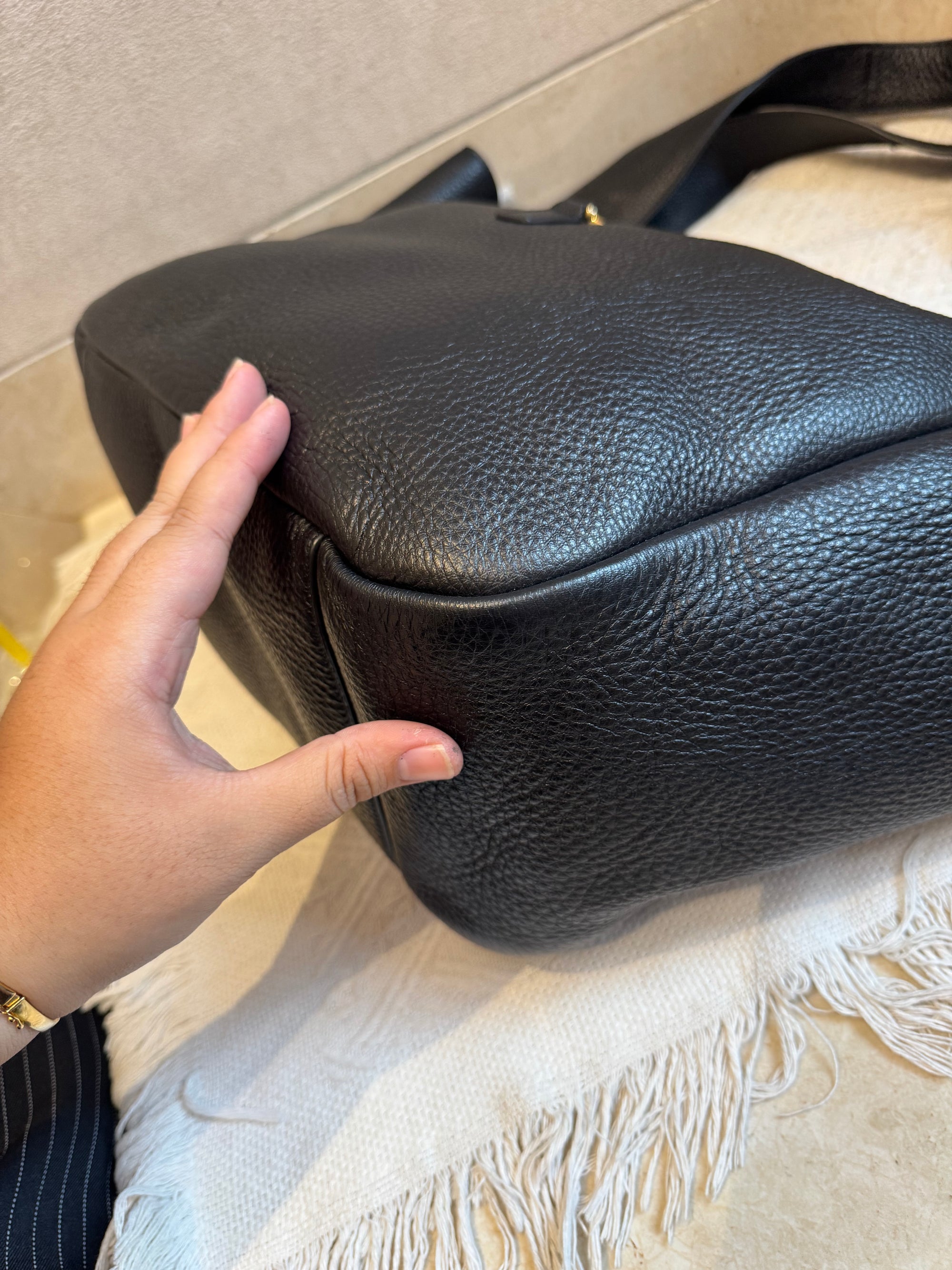 Saint Laurent  Le 5 À 7 Bea Hobo Bag