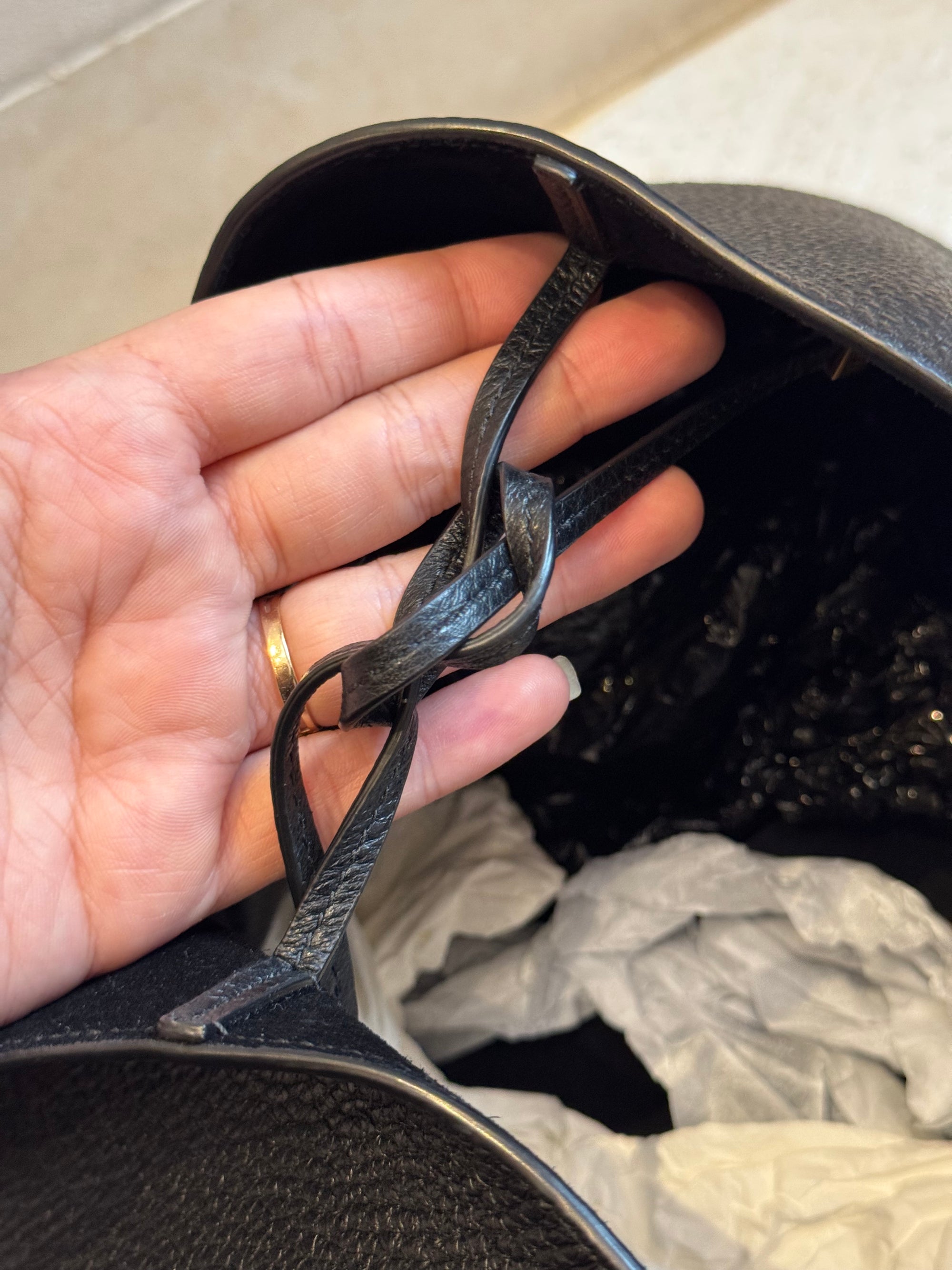 Saint Laurent  Le 5 À 7 Bea Hobo Bag