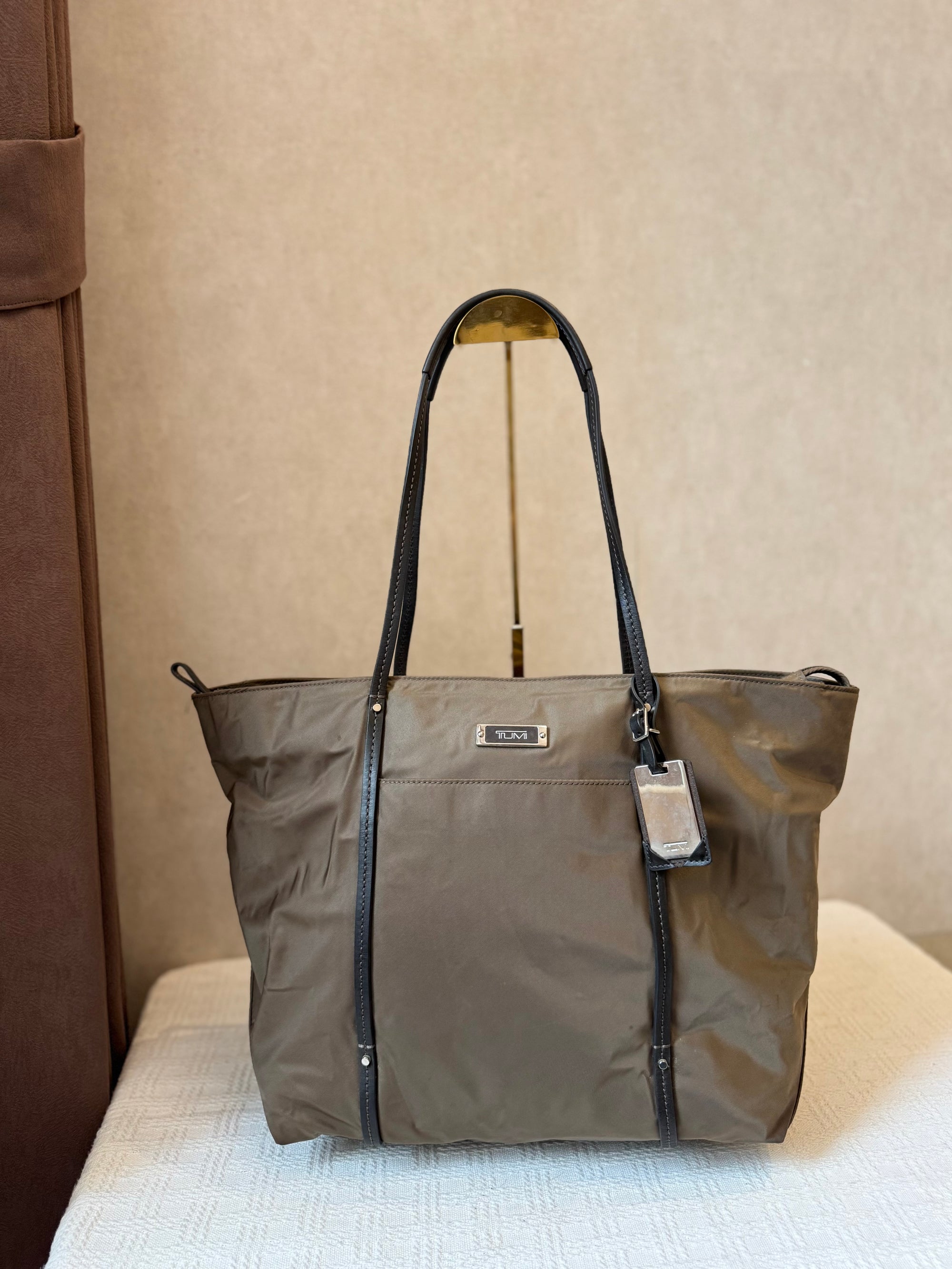 Tumi Totebag Olive