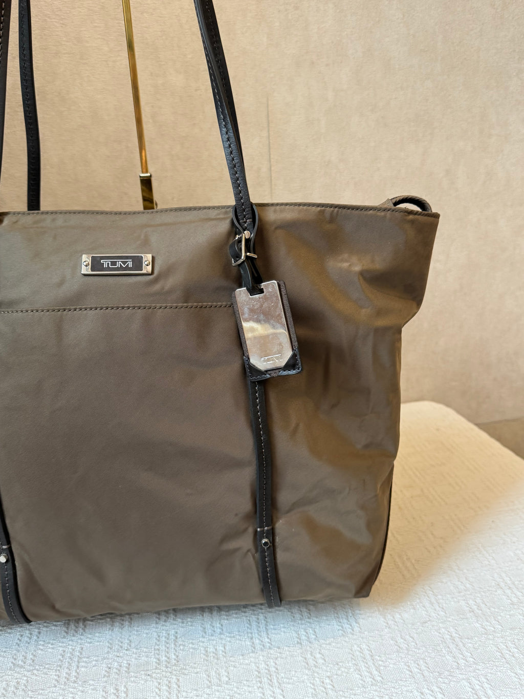 Tumi Totebag Olive