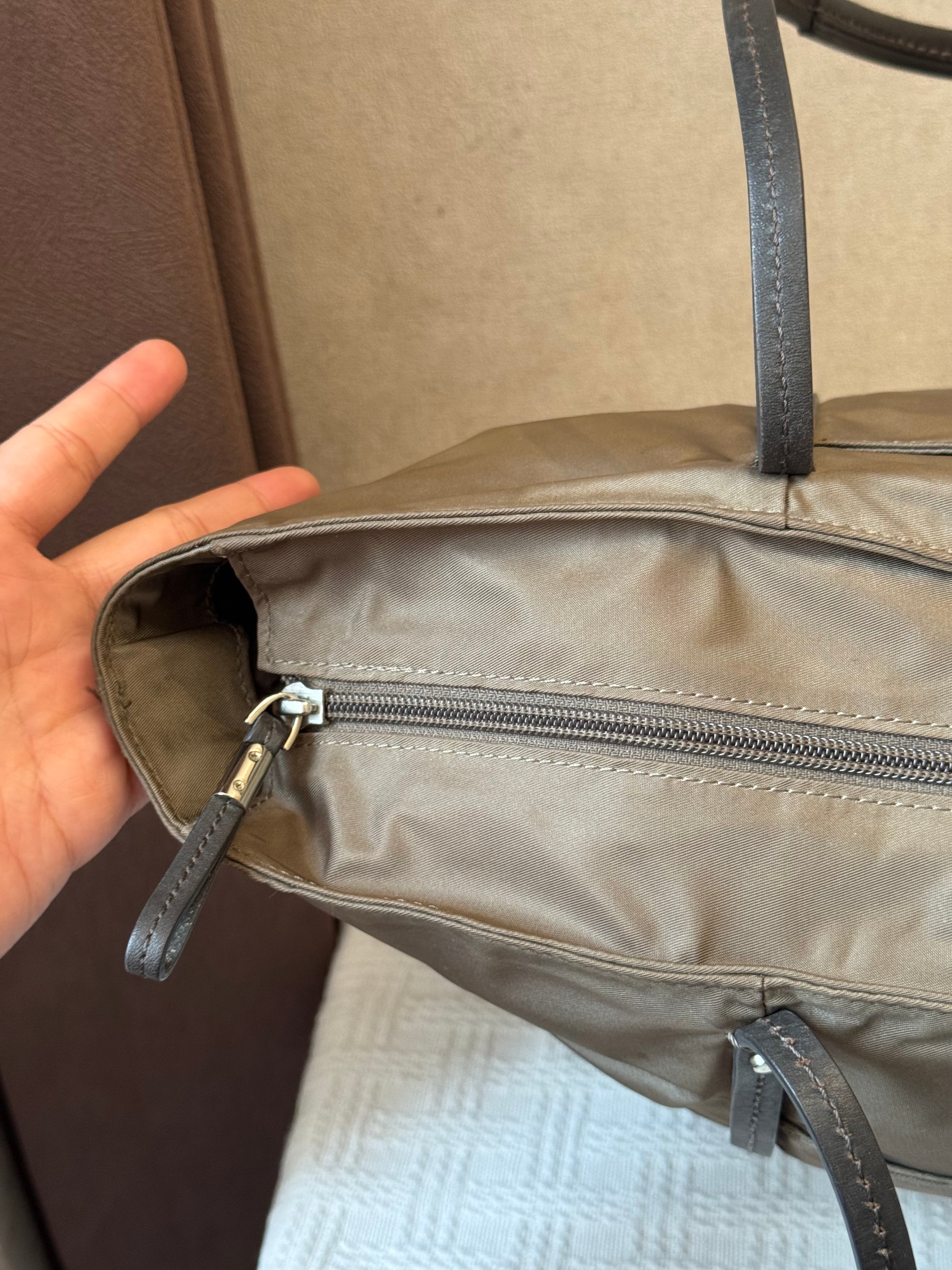 Tumi Totebag Olive