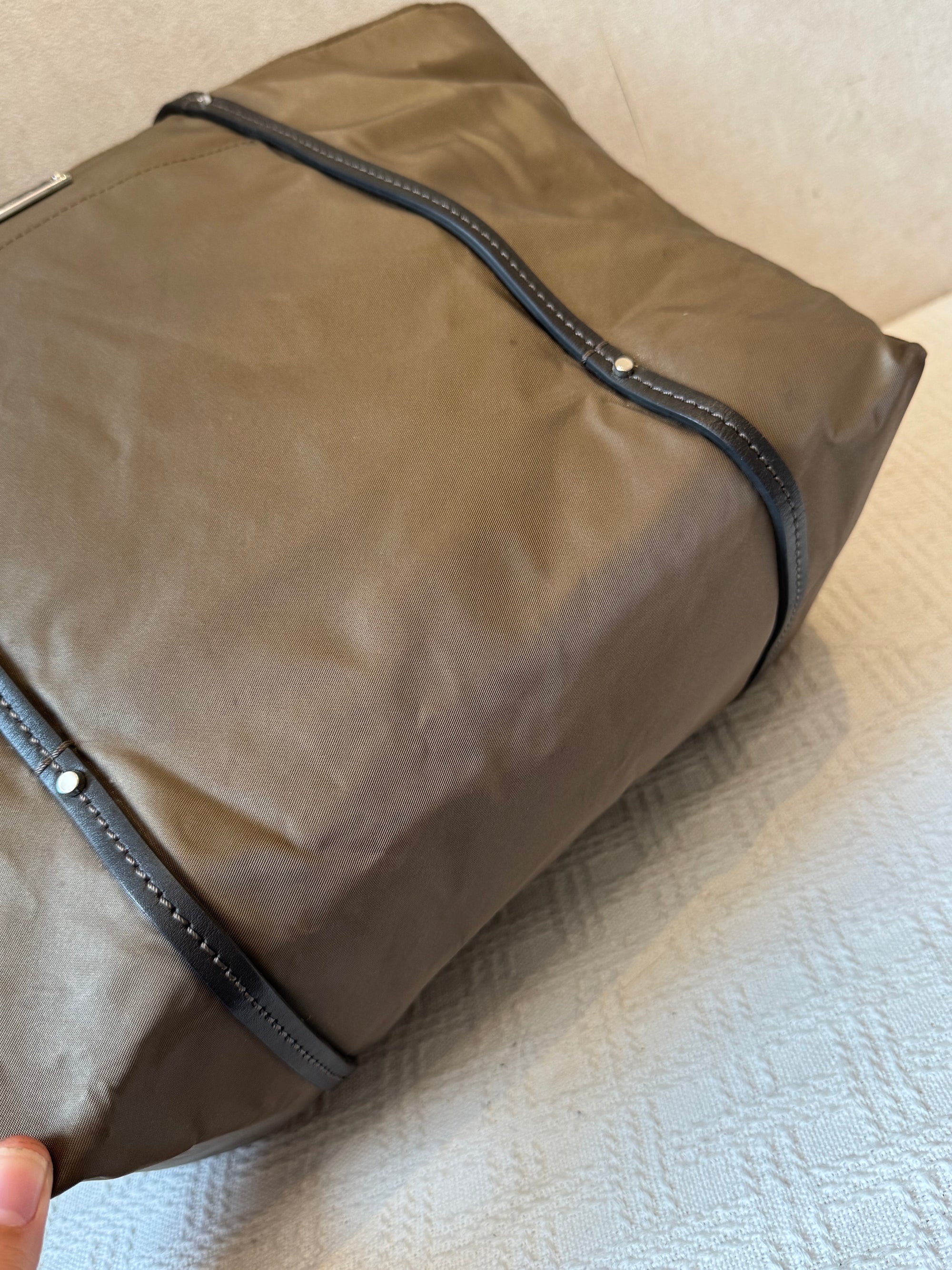 Tumi Totebag Olive