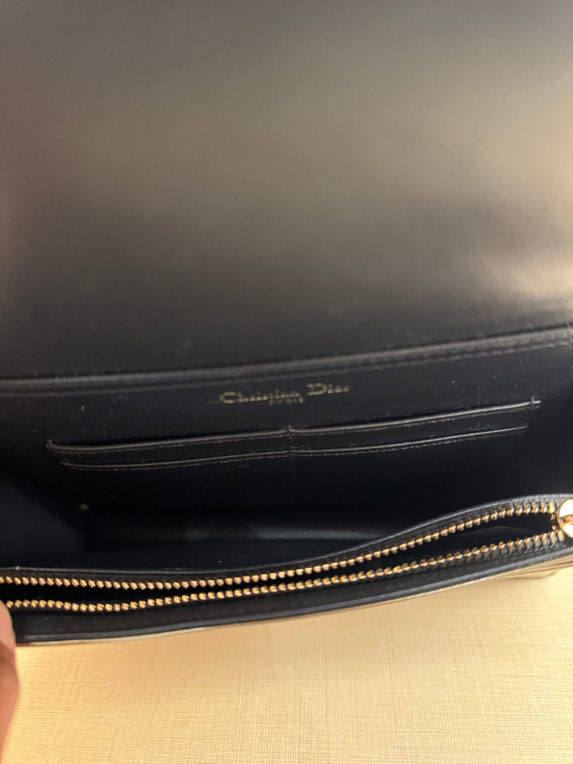 Diorama Wallet on chain Gold Patent