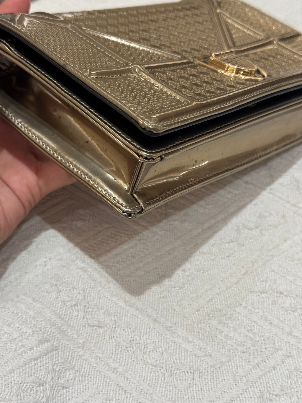 Diorama Wallet on chain Gold Patent