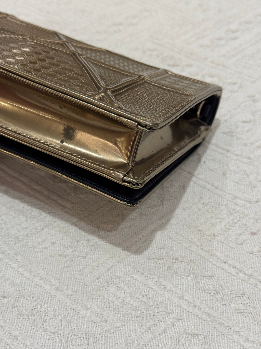 Diorama Wallet on chain Gold Patent
