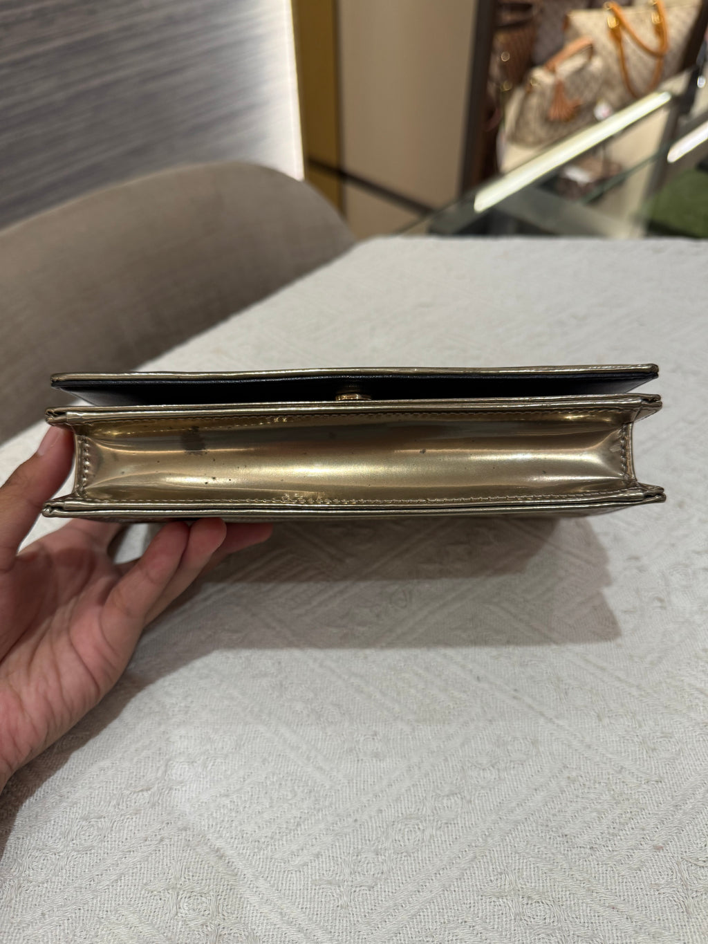 Diorama Wallet on chain Gold Patent