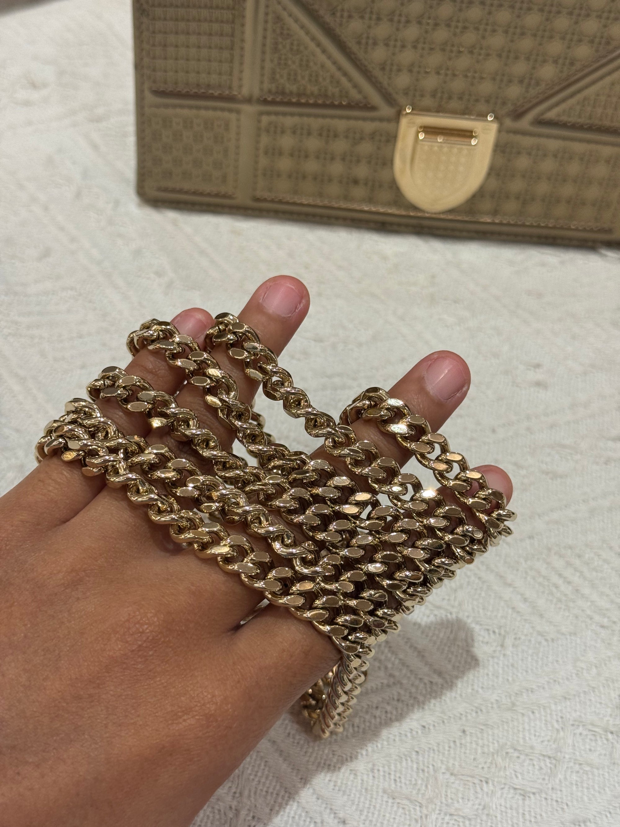 Diorama Wallet on chain Gold Patent
