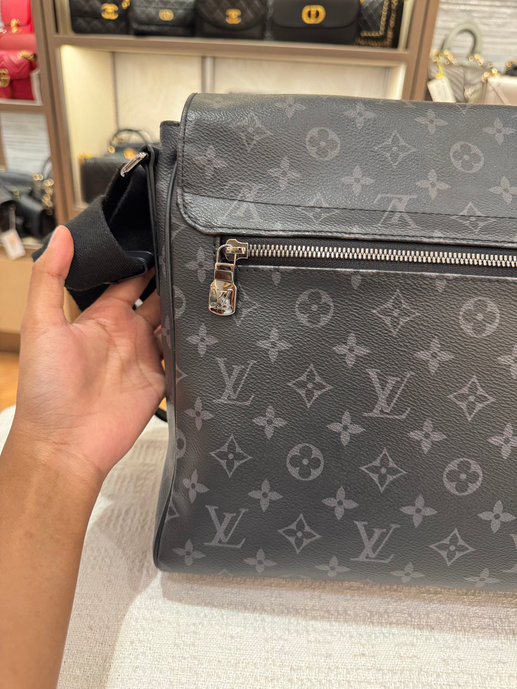 Louis Vuitton Mesenger Monogram Eclipse