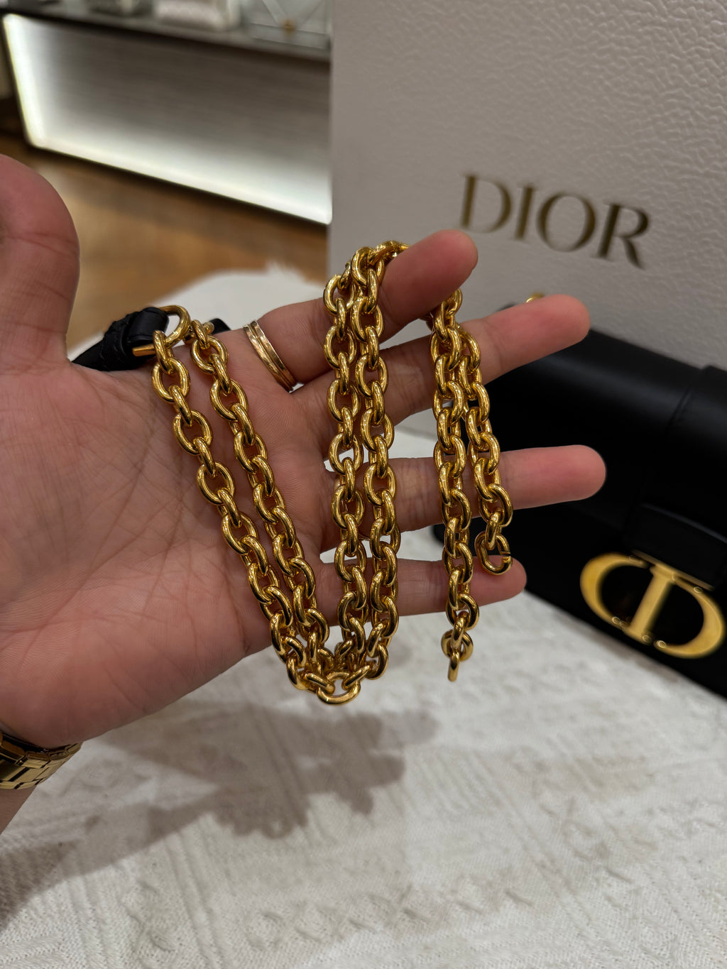 Dior Montaigne East West