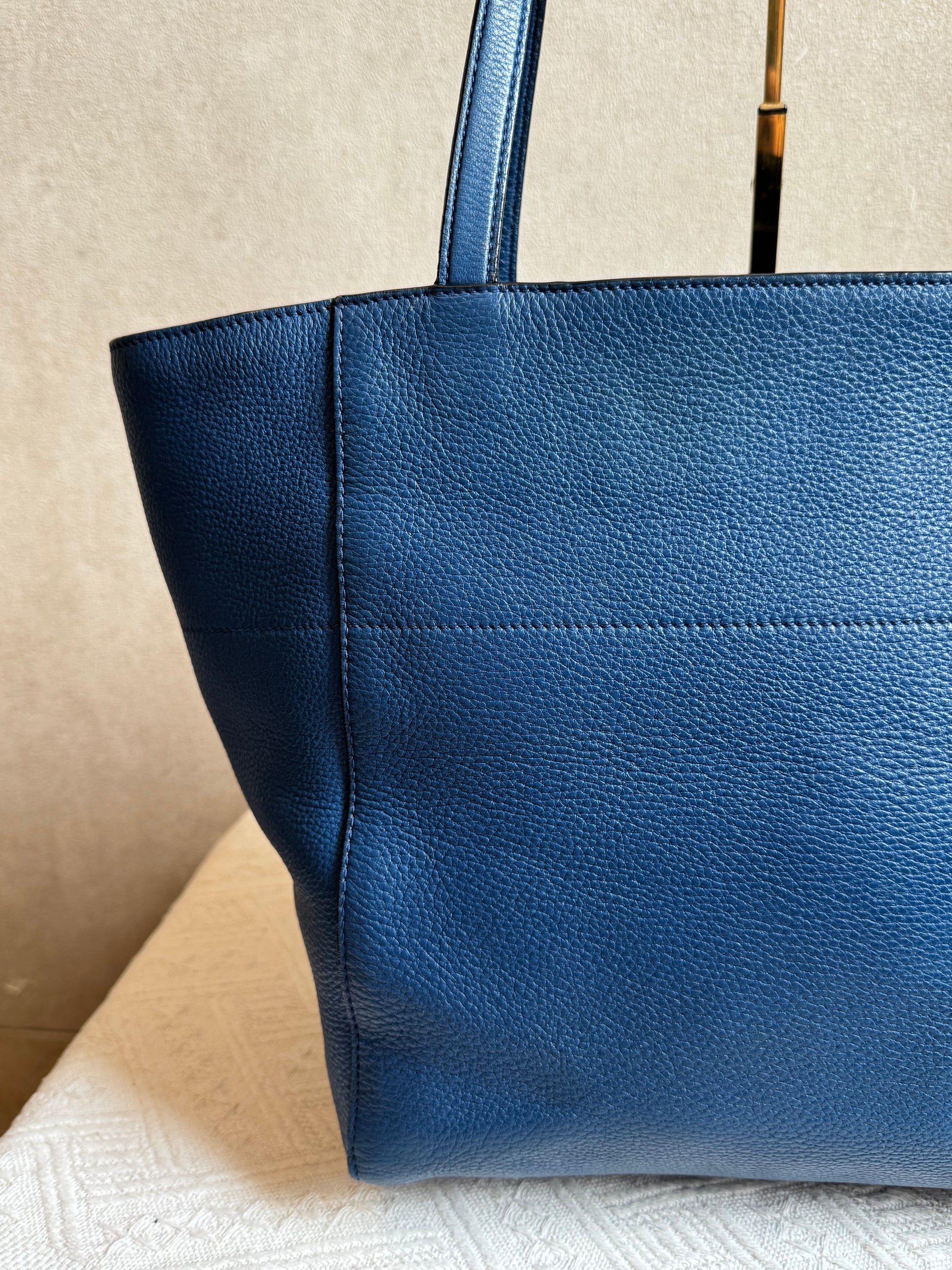 Prada Totebag Ziper Blue