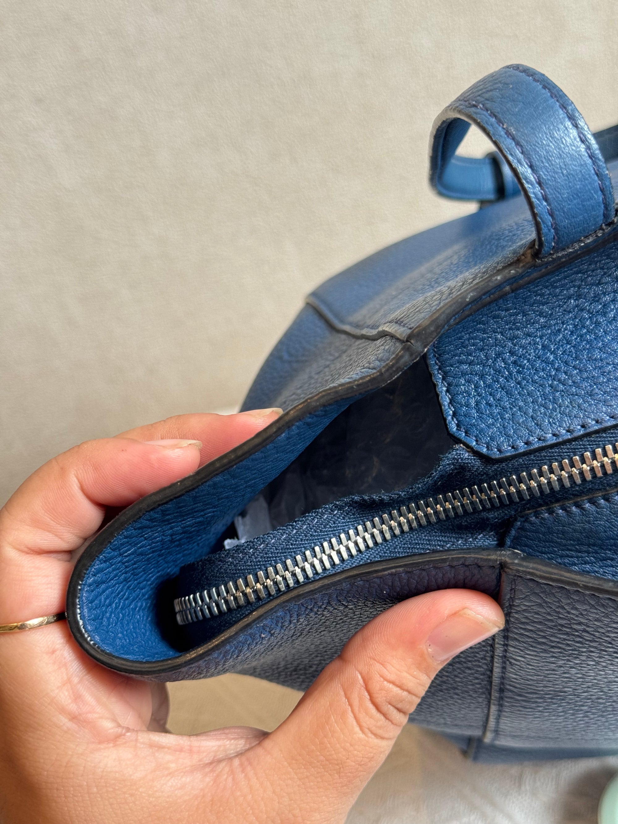 Prada Totebag Ziper Blue