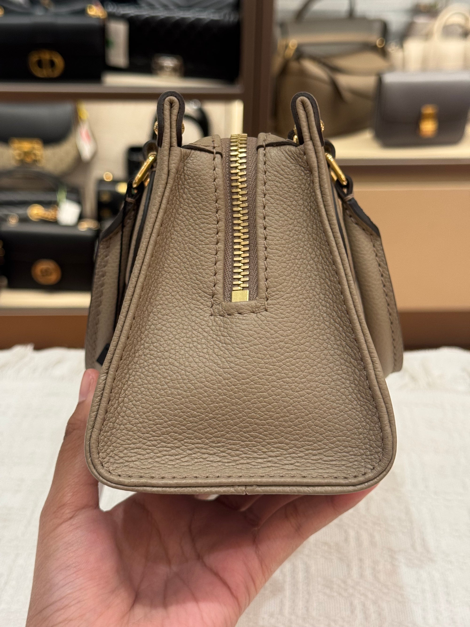 Louis Vuitton On The Go East West Bicolor Monogram Empriante
