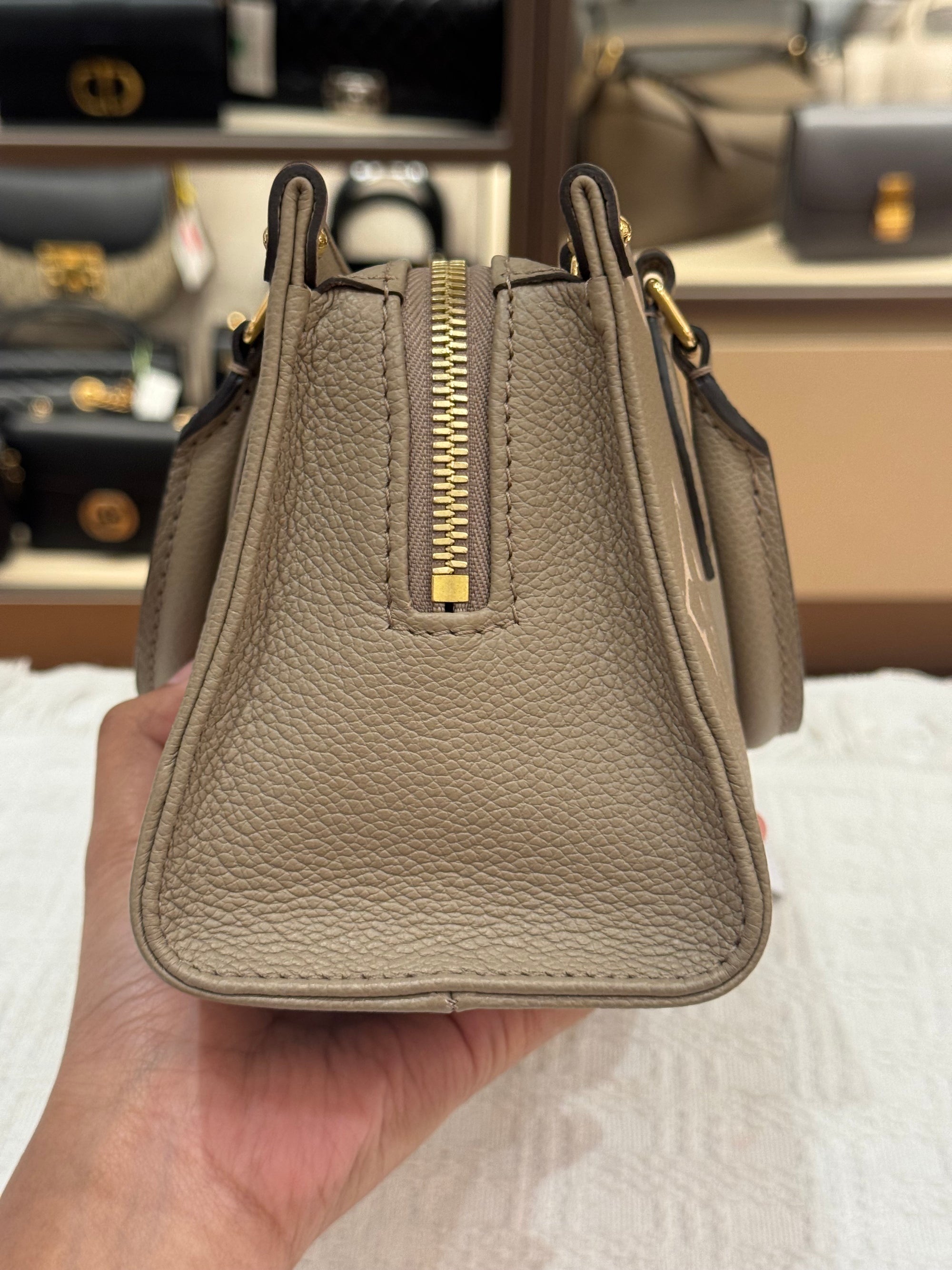 Louis Vuitton On The Go East West Bicolor Monogram Empriante