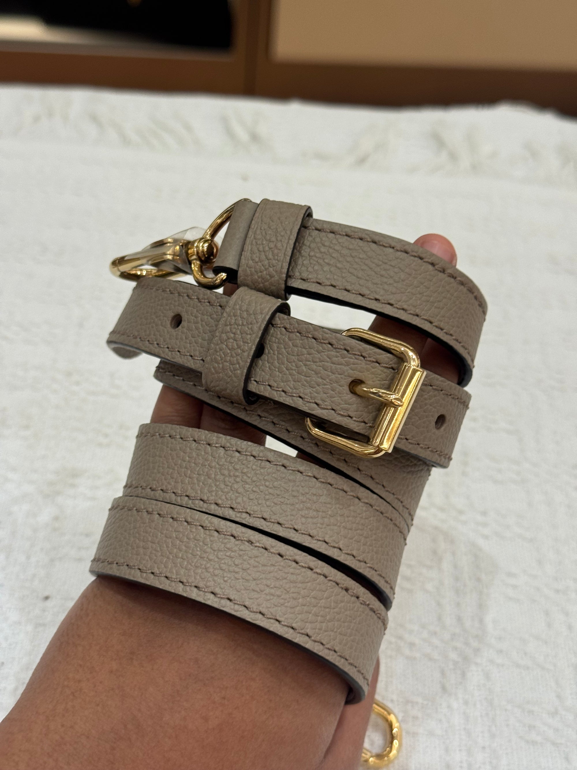 Louis Vuitton On The Go East West Bicolor Monogram Empriante